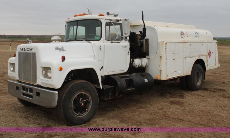 image for item F8613 1984 Mack fuel/service truck