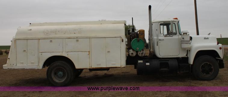 image for item F8613 1984 Mack fuel/service truck