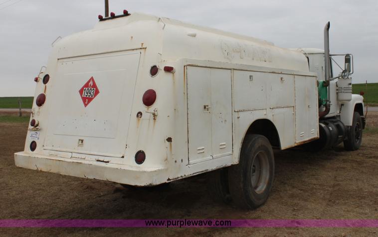 image for item F8613 1984 Mack fuel/service truck