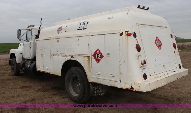 image for item F8613 1984 Mack fuel/service truck