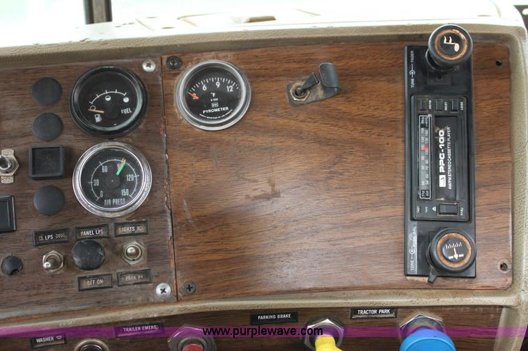 image for item F8613 1984 Mack fuel/service truck