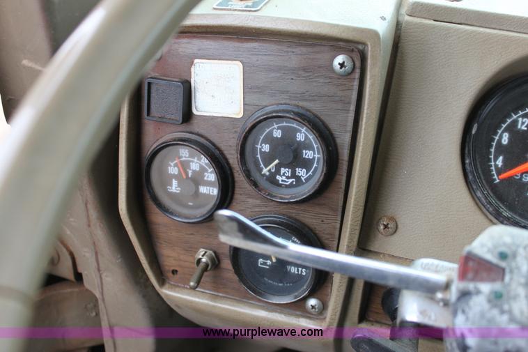 image for item F8613 1984 Mack fuel/service truck