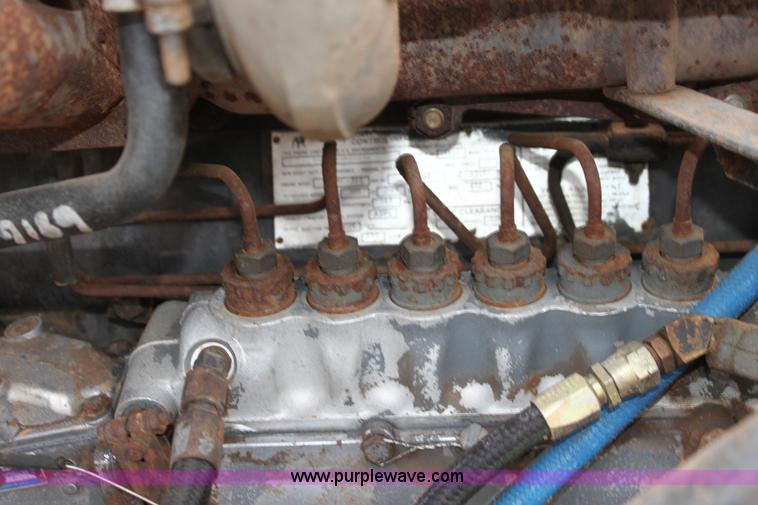 image for item F8613 1984 Mack fuel/service truck