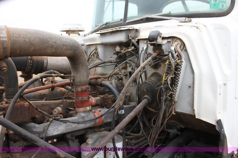 image for item F8613 1984 Mack fuel/service truck