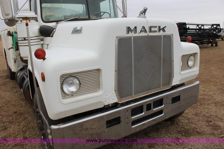 image for item F8613 1984 Mack fuel/service truck