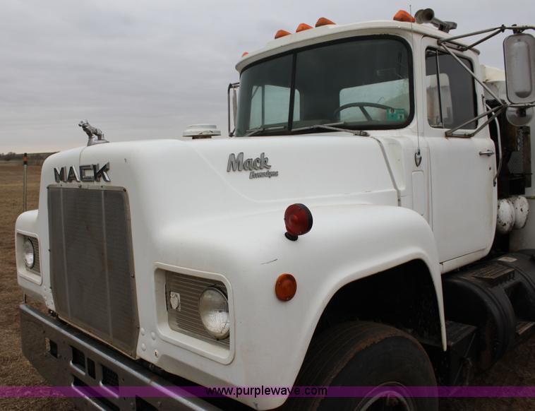 image for item F8613 1984 Mack fuel/service truck