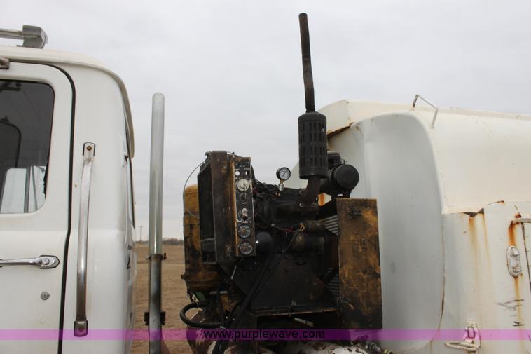 image for item F8613 1984 Mack fuel/service truck