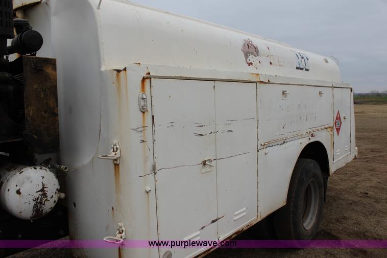 image for item F8613 1984 Mack fuel/service truck