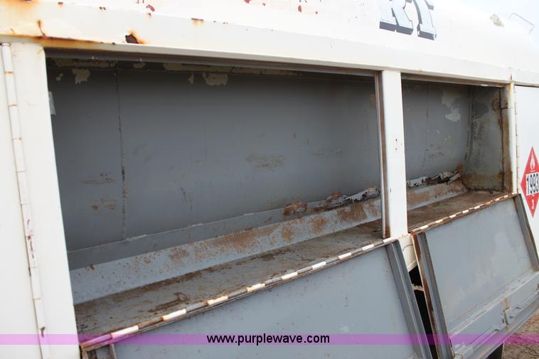 image for item F8613 1984 Mack fuel/service truck