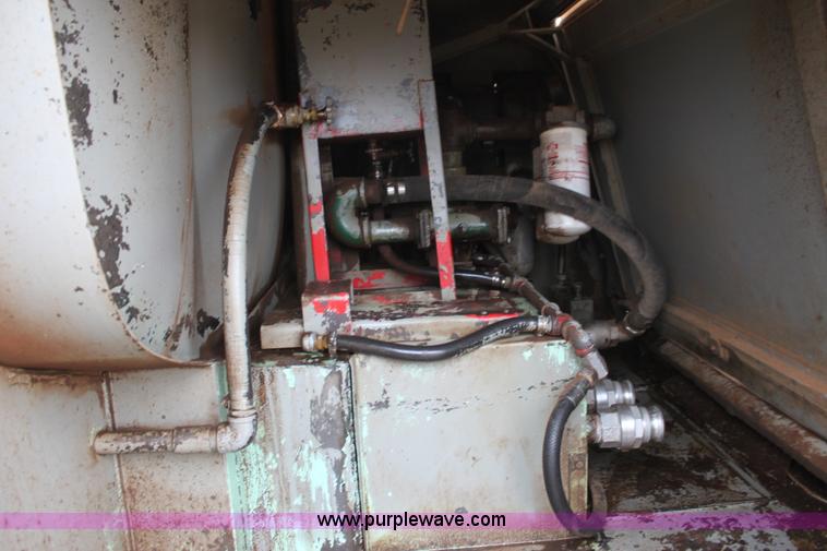 image for item F8613 1984 Mack fuel/service truck