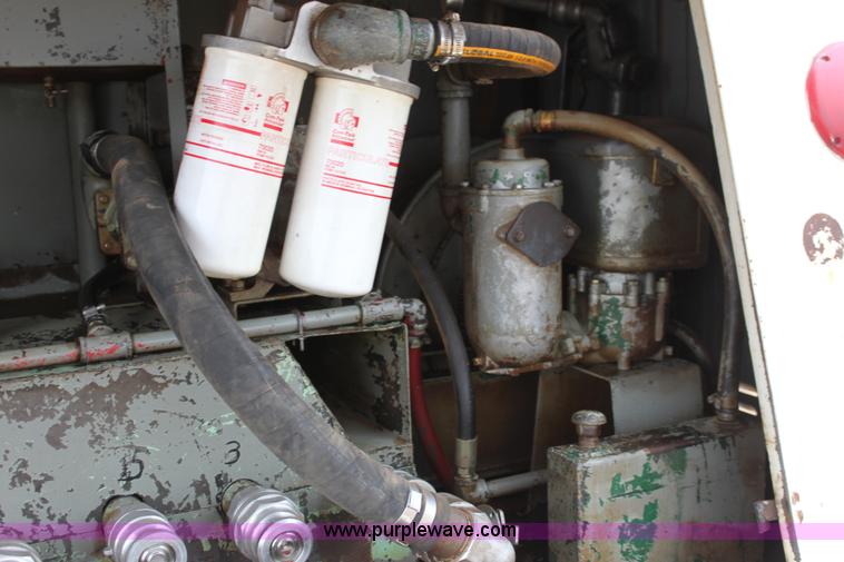 image for item F8613 1984 Mack fuel/service truck