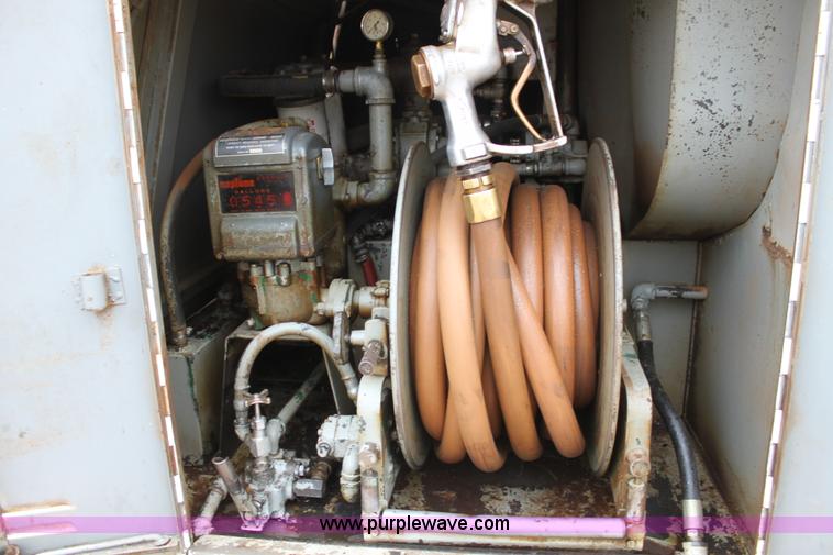 image for item F8613 1984 Mack fuel/service truck