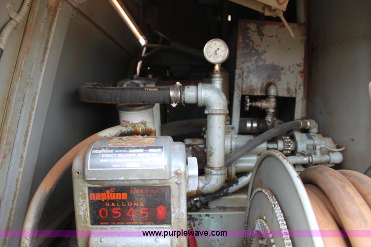 image for item F8613 1984 Mack fuel/service truck