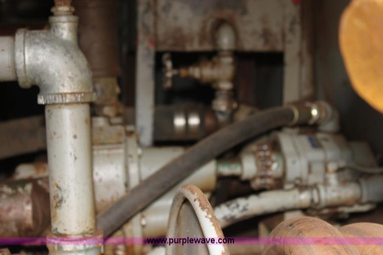 image for item F8613 1984 Mack fuel/service truck