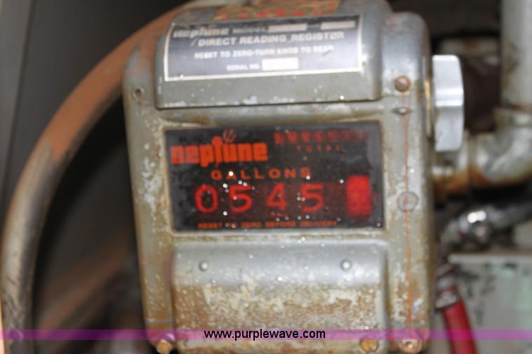 image for item F8613 1984 Mack fuel/service truck