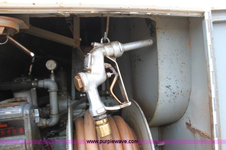 image for item F8613 1984 Mack fuel/service truck