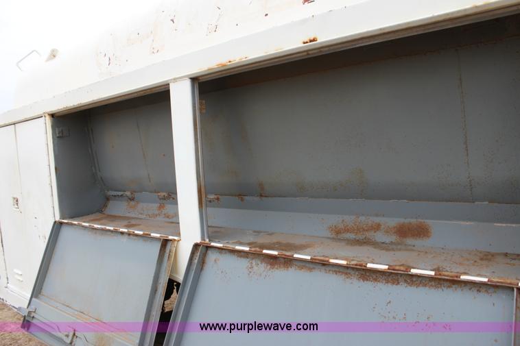 image for item F8613 1984 Mack fuel/service truck