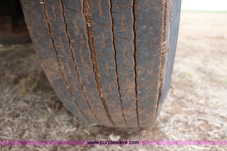 image for item F8613 1984 Mack fuel/service truck