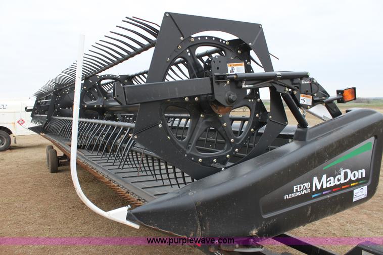 image for item F8614 2011 MacDon FD70 flex draper header