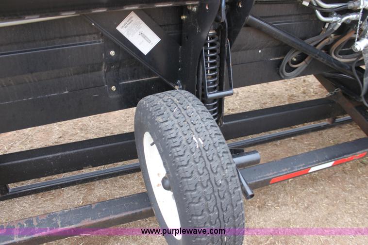 image for item F8614 2011 MacDon FD70 flex draper header