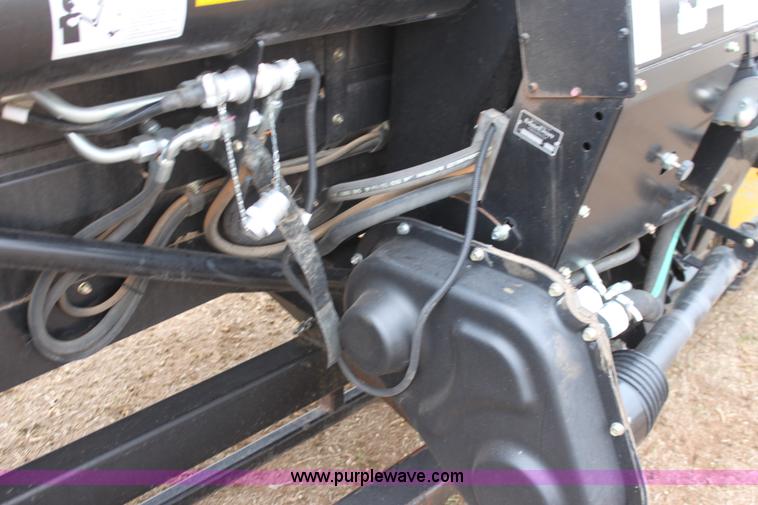 image for item F8614 2011 MacDon FD70 flex draper header