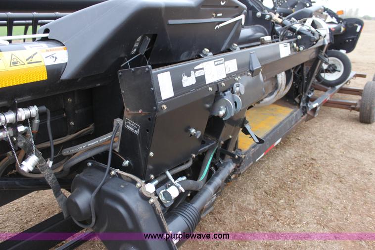 image for item F8614 2011 MacDon FD70 flex draper header