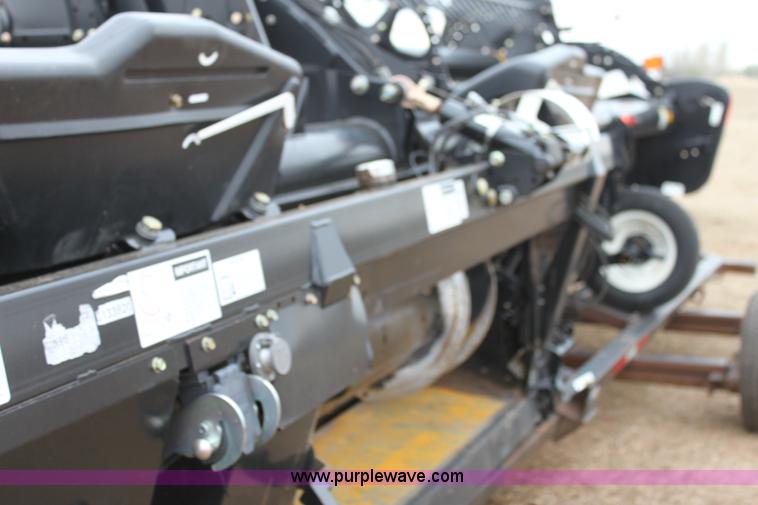 image for item F8614 2011 MacDon FD70 flex draper header