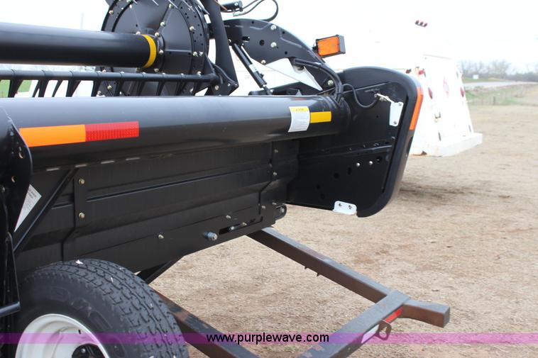 image for item F8614 2011 MacDon FD70 flex draper header
