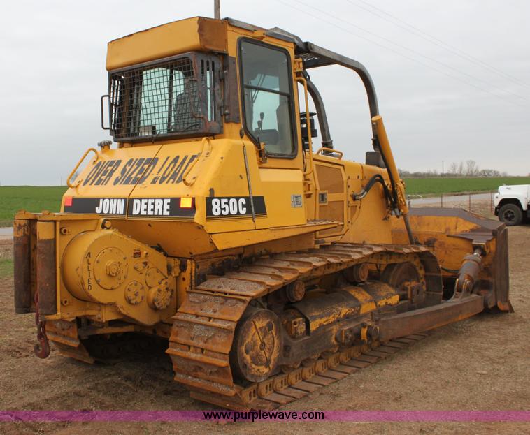 image for item F8615 1999 John Deere 850C dozer