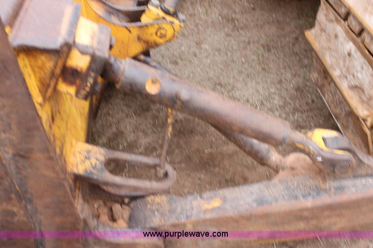 image for item F8615 1999 John Deere 850C dozer