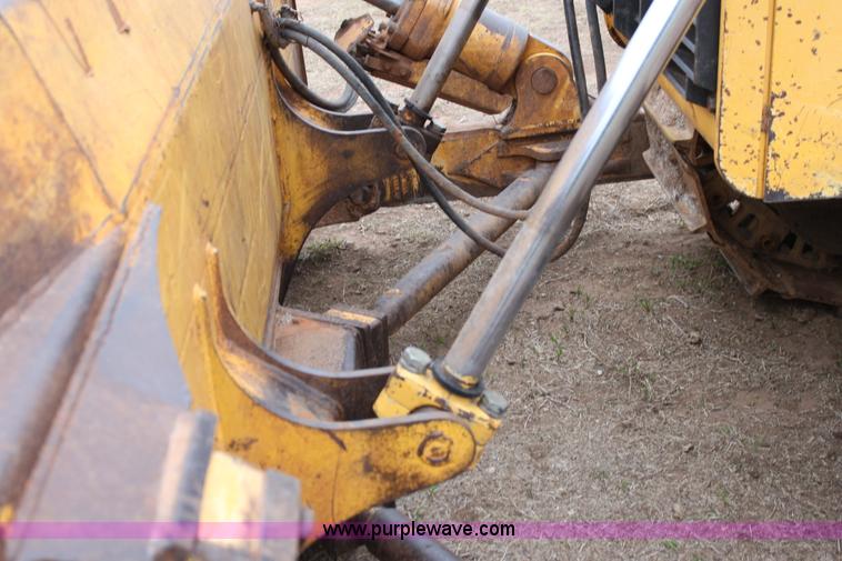 image for item F8615 1999 John Deere 850C dozer