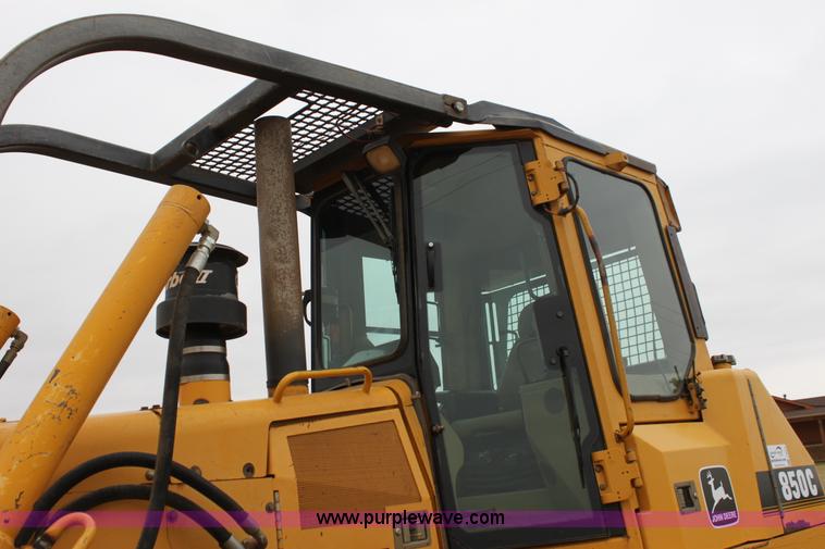 image for item F8615 1999 John Deere 850C dozer