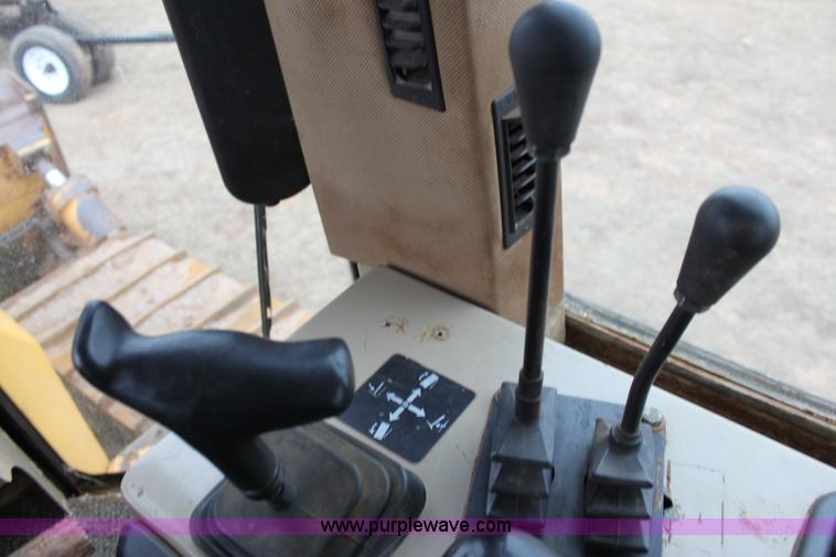 image for item F8615 1999 John Deere 850C dozer