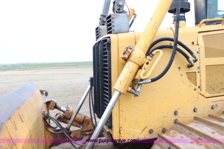 image for item F8615 1999 John Deere 850C dozer