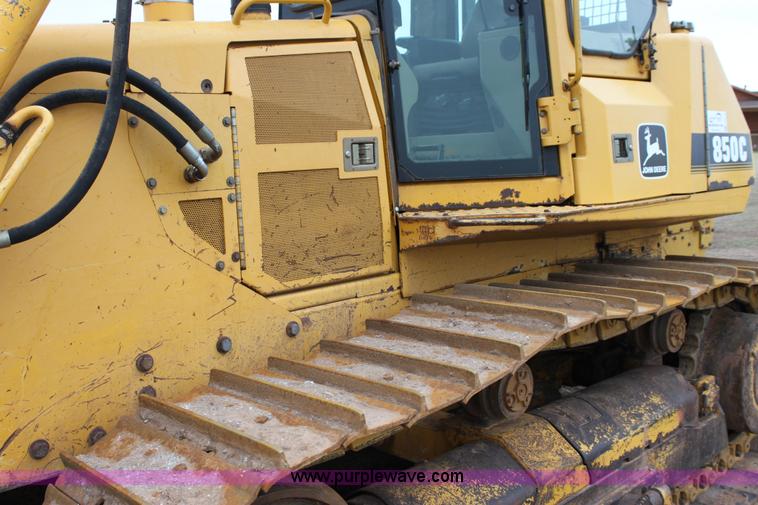 image for item F8615 1999 John Deere 850C dozer