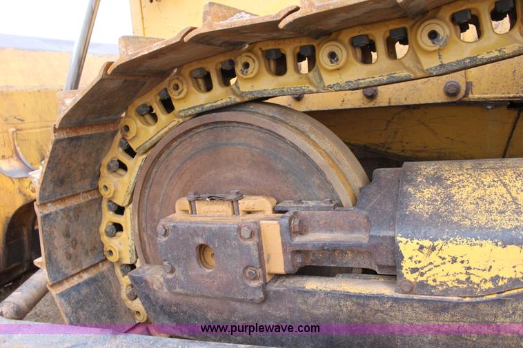 image for item F8615 1999 John Deere 850C dozer