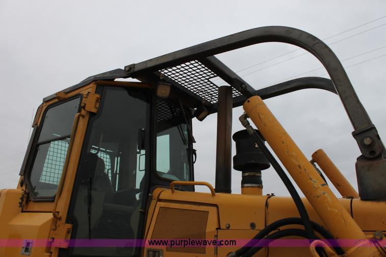image for item F8615 1999 John Deere 850C dozer