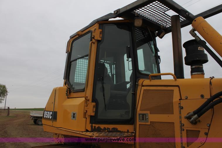 image for item F8615 1999 John Deere 850C dozer