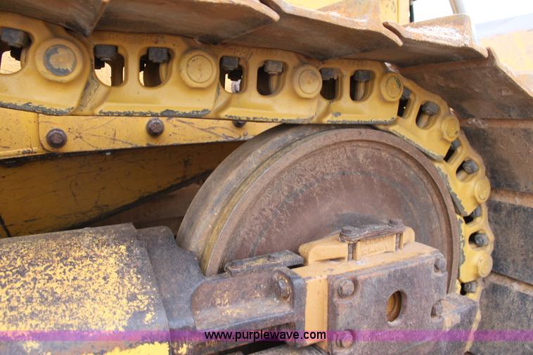 image for item F8615 1999 John Deere 850C dozer