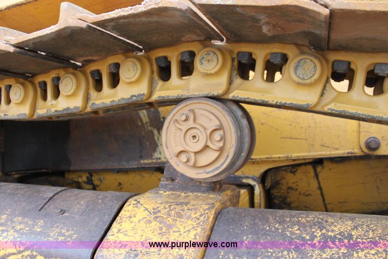 image for item F8615 1999 John Deere 850C dozer