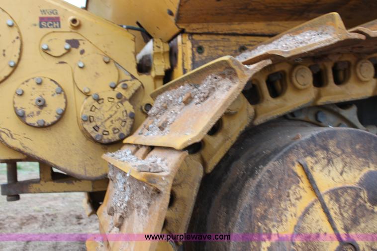 image for item F8615 1999 John Deere 850C dozer