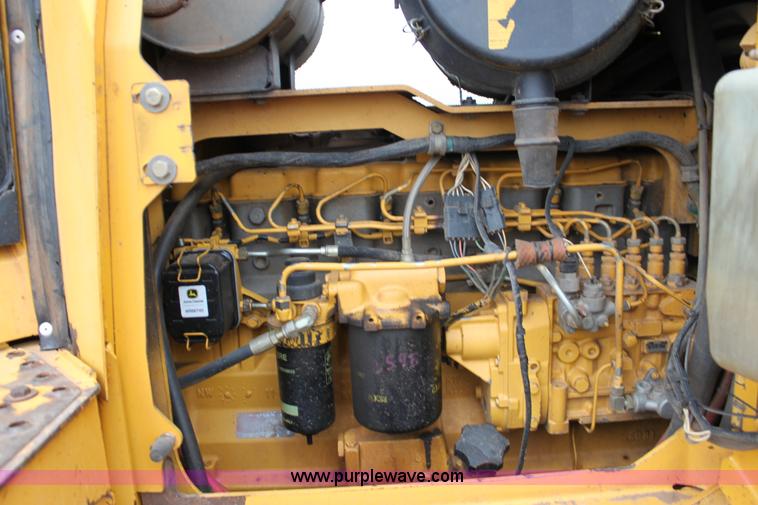 image for item F8615 1999 John Deere 850C dozer