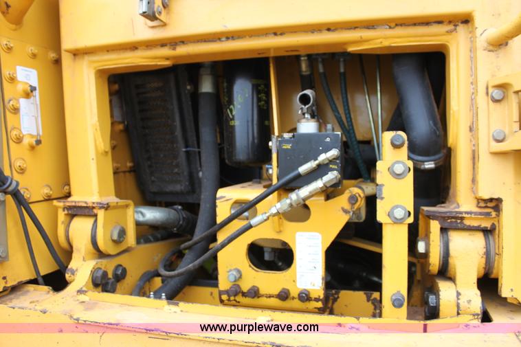 image for item F8615 1999 John Deere 850C dozer