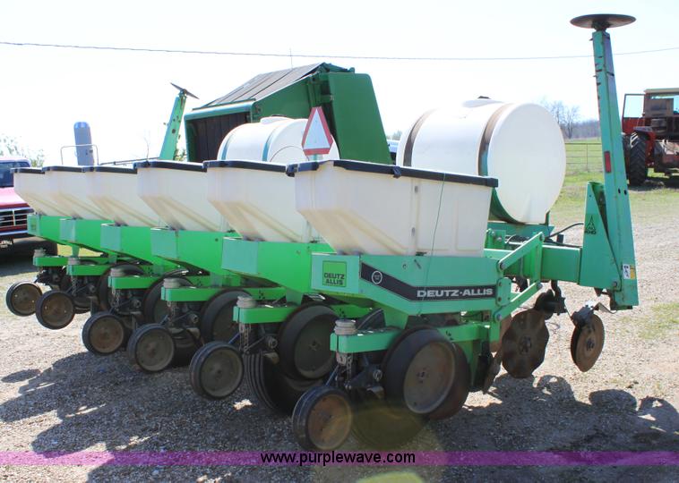 image for item F8620 Deutz Allis 385 six row planter