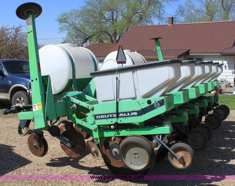 image for item F8620 Deutz Allis 385 six row planter