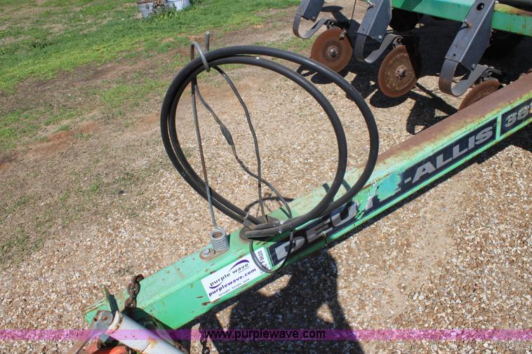 image for item F8620 Deutz Allis 385 six row planter