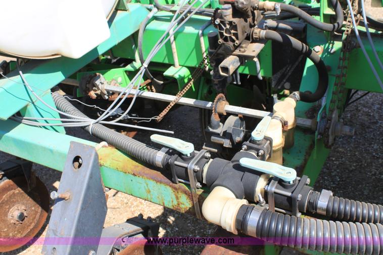 image for item F8620 Deutz Allis 385 six row planter