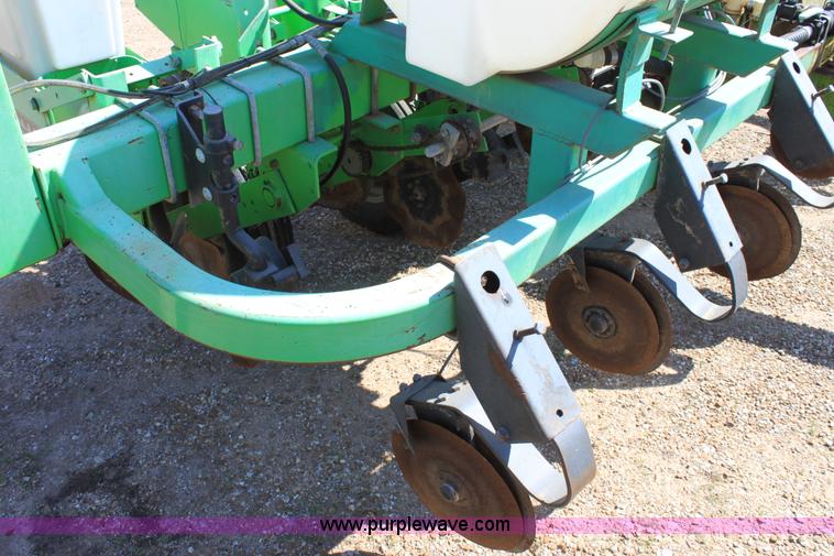 image for item F8620 Deutz Allis 385 six row planter