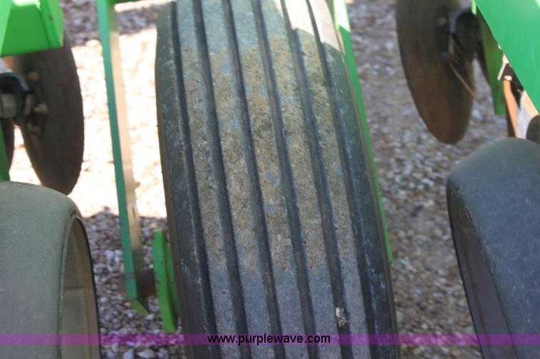 image for item F8620 Deutz Allis 385 six row planter