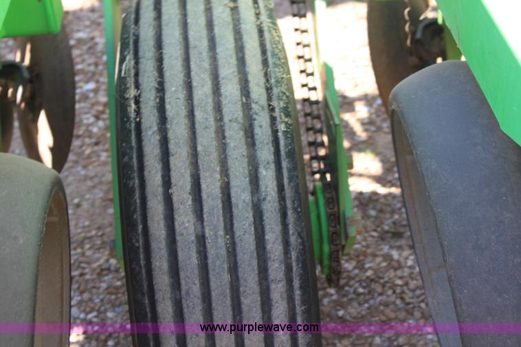 image for item F8620 Deutz Allis 385 six row planter